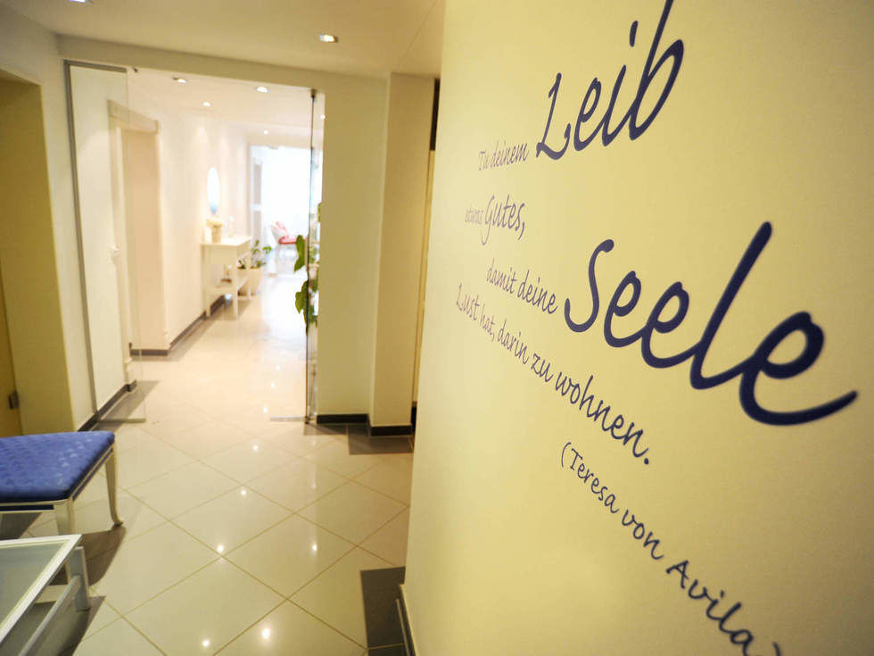 Eingang Praxis mit Slogan