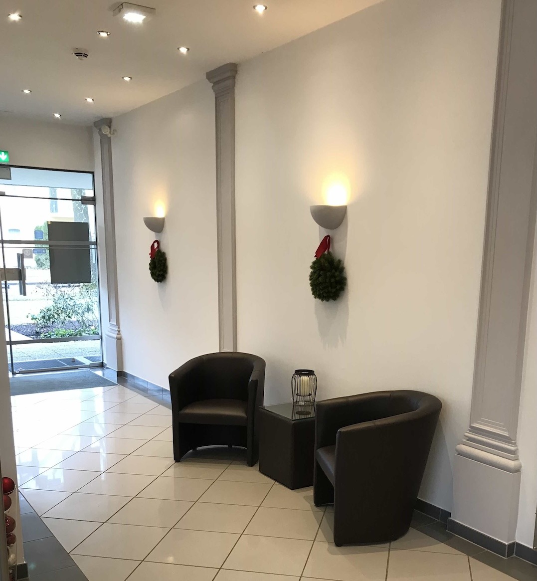 Sesselgruppe Eingang Weihnachten